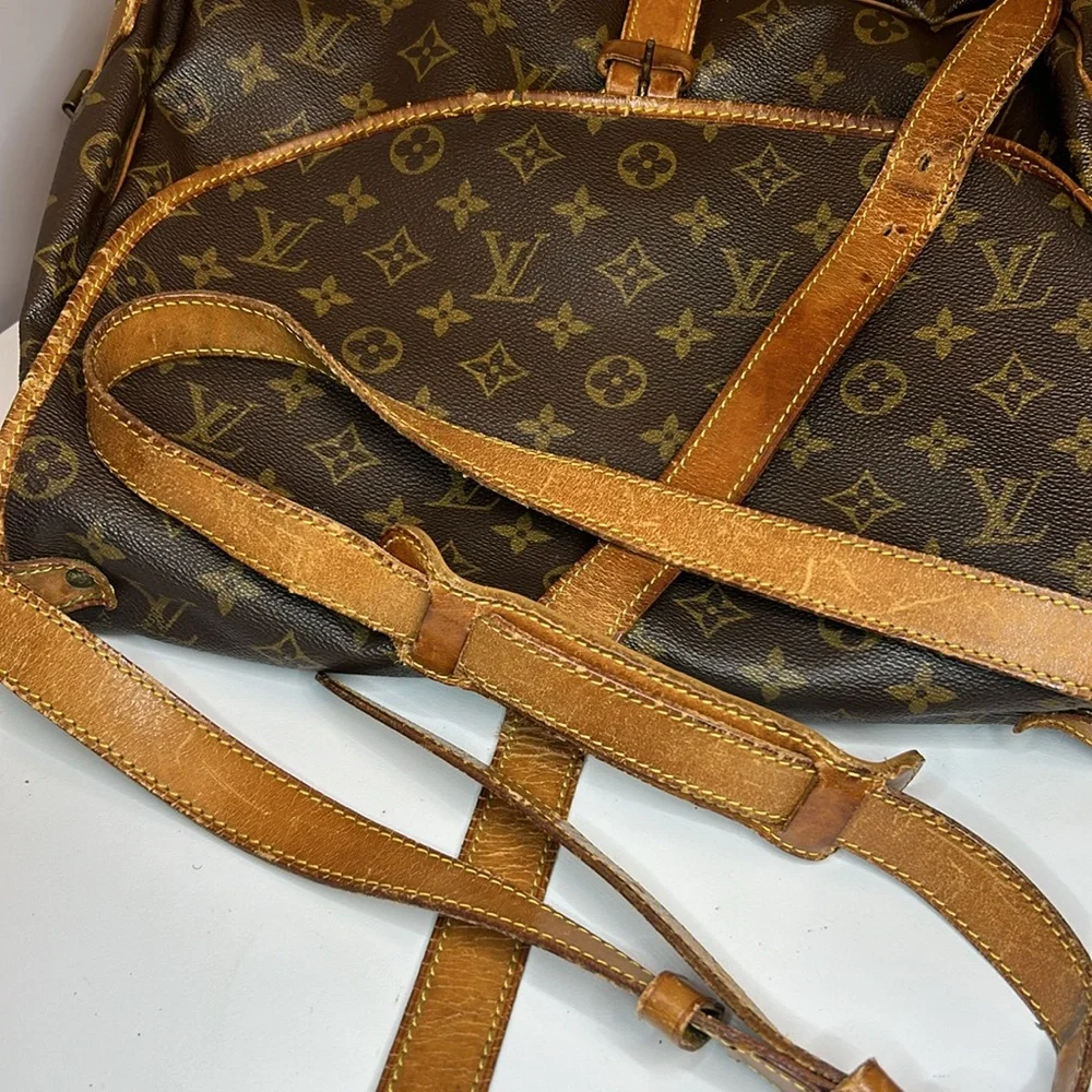 Louis Vuitton LOUIS VUITTON Monogram Saumur